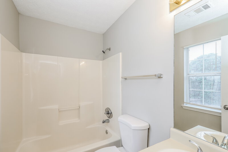 1,595/Mo, 4252 Catalpa Court Ellenwood, GA 30294 Main Bathroom View