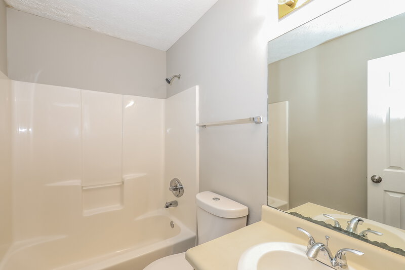 1,595/Mo, 4252 Catalpa Court Ellenwood, GA 30294 Bathroom View