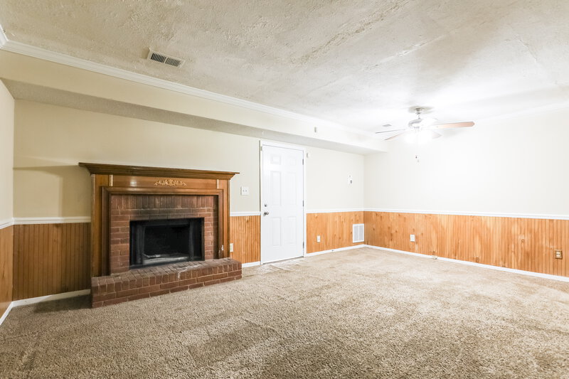 1,290/Mo, 700 Redland Dr Jonesboro, GA 30238 Living Room View