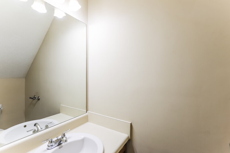 1,290/Mo, 700 Redland Dr Jonesboro, GA 30238 Bathroom View