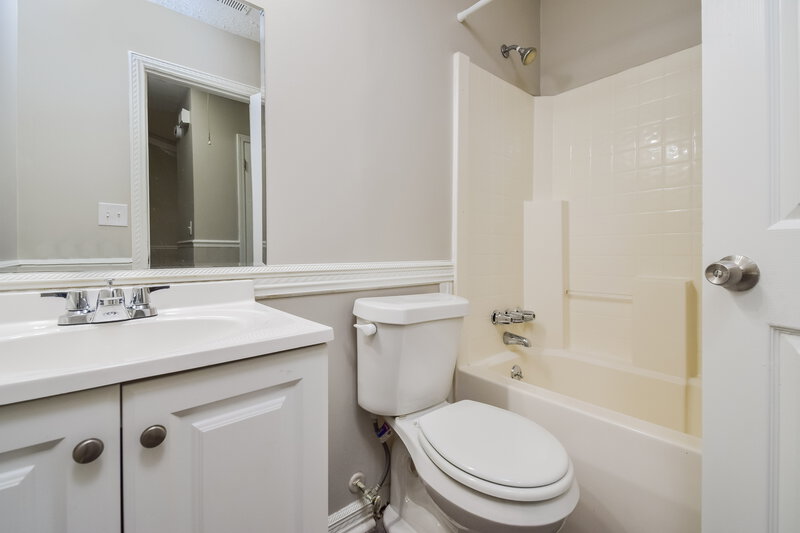 1,830/Mo, 3845 Scarsborough Drive Lawrenceville, GA 30044 Bathroom View