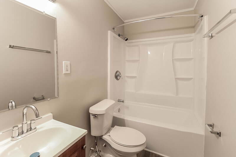 1,855/Mo, 3611 Tufts Court Decatur, GA 30034 Main Bathroom View