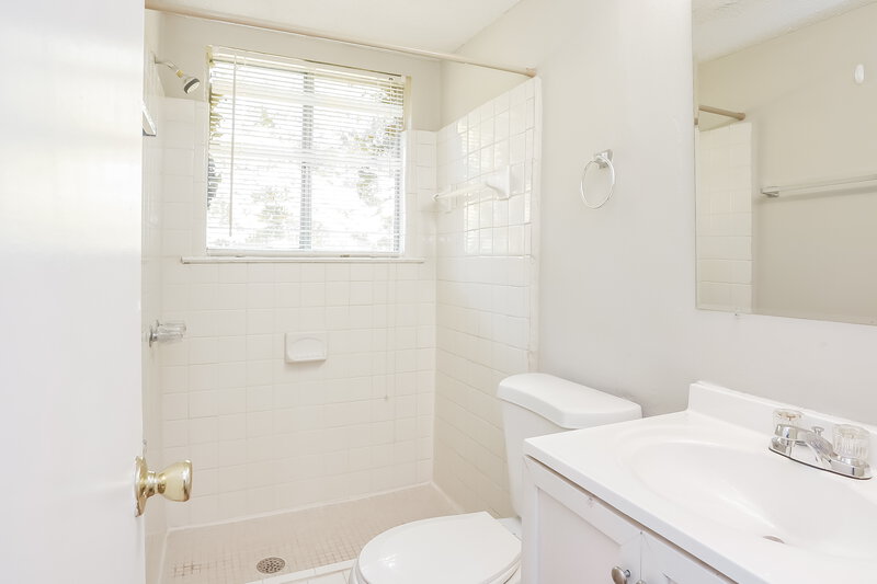 1,855/Mo, 3611 Tufts Court Decatur, GA 30034 Bathroom View 4