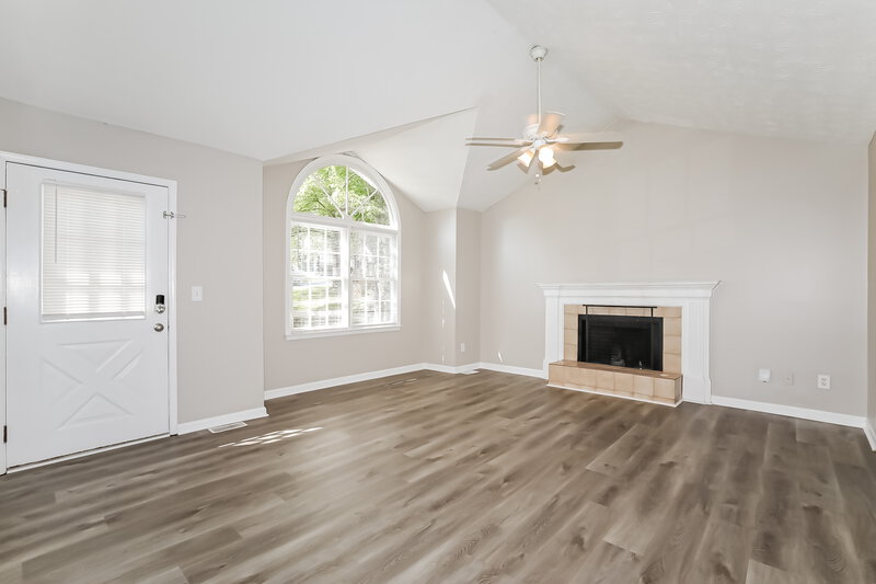 1,900/Mo, 1782 Red Rose Lane Loganville, GA 30052 Living Room View 2