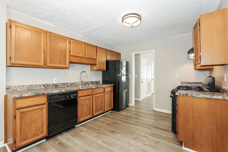 1,900/Mo, 1782 Red Rose Lane Loganville, GA 30052 Kitchen View