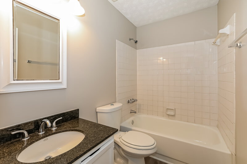1,900/Mo, 1782 Red Rose Lane Loganville, GA 30052 Main Bathroom View