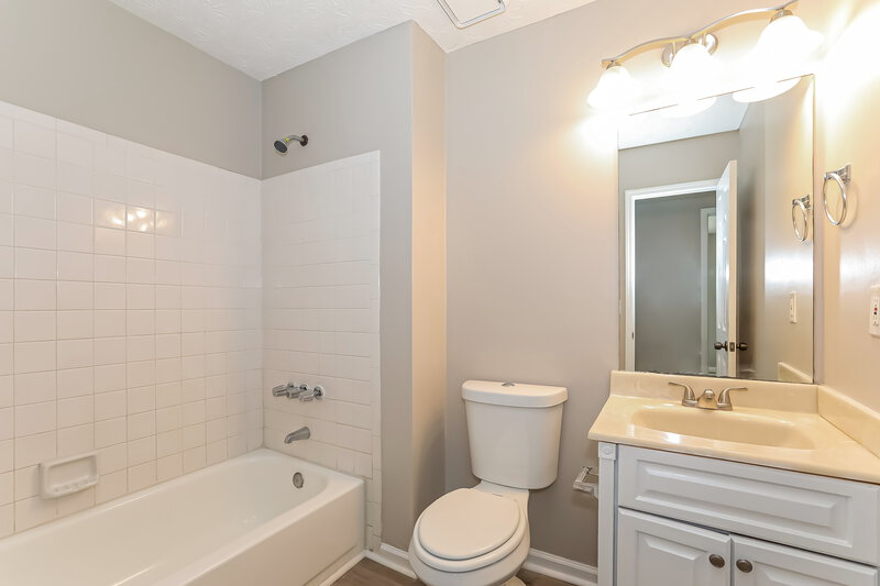 1,900/Mo, 1782 Red Rose Lane Loganville, GA 30052 Bathroom View