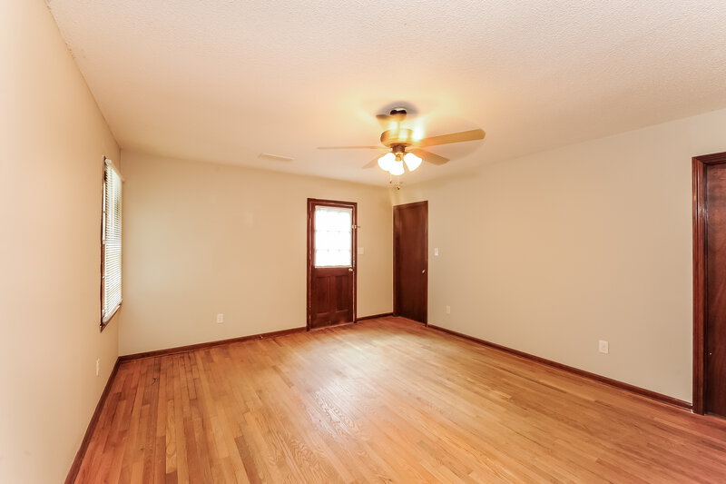 0/Mo, 315 Norcross St Roswell, GA 30075 Main Bedroom View 2