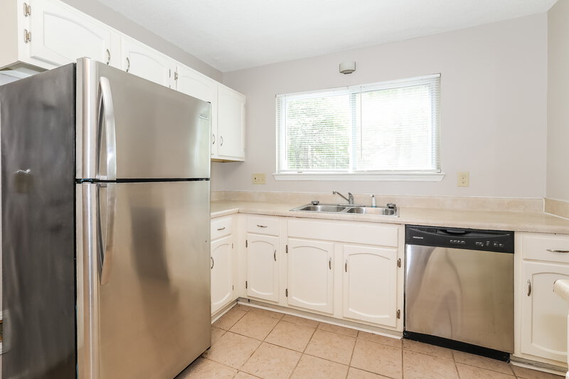 1,885/Mo, 2404 Boone Court Snellville, GA 30078 Kitchen View 2