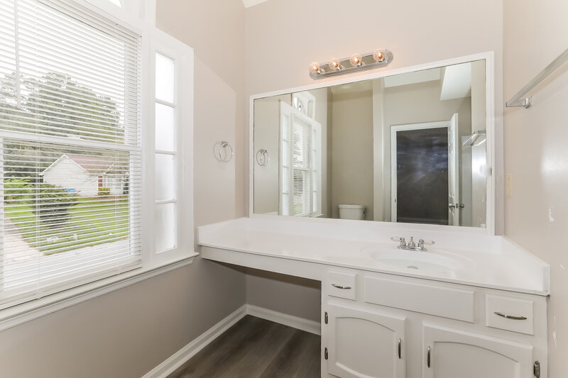 1,885/Mo, 2404 Boone Court Snellville, GA 30078 Main Bathroom View