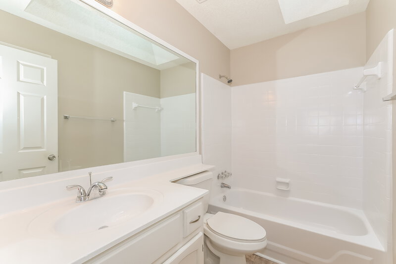 1,885/Mo, 2404 Boone Court Snellville, GA 30078 Bathroom View