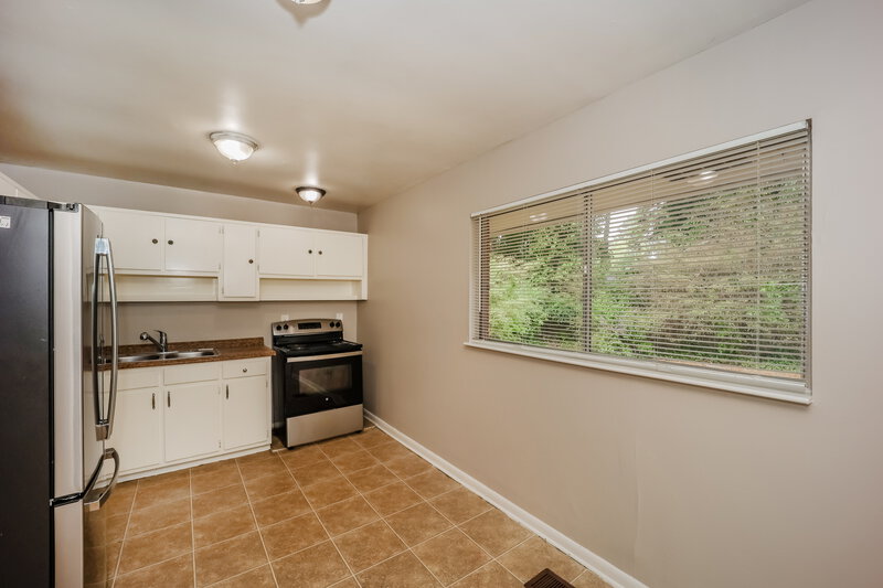 2,210/Mo, 8175 Eton Court Jonesboro, GA 30238 Kitchen View