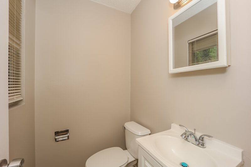 2,210/Mo, 8175 Eton Court Jonesboro, GA 30238 Main Bathroom View