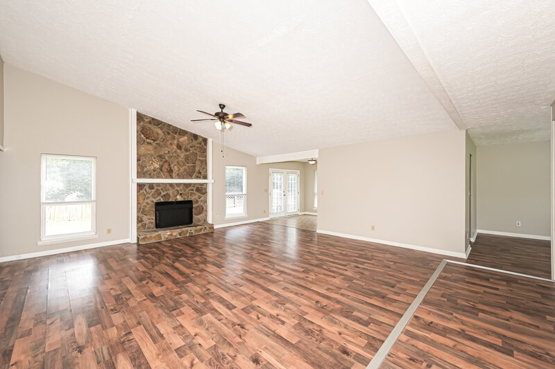 1,940/Mo, 2468 Mistletoe Lane Snellville, GA 30039 Living Room View