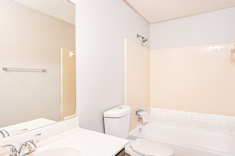 1,940/Mo, 2468 Mistletoe Lane Snellville, GA 30039 Bathroom View
