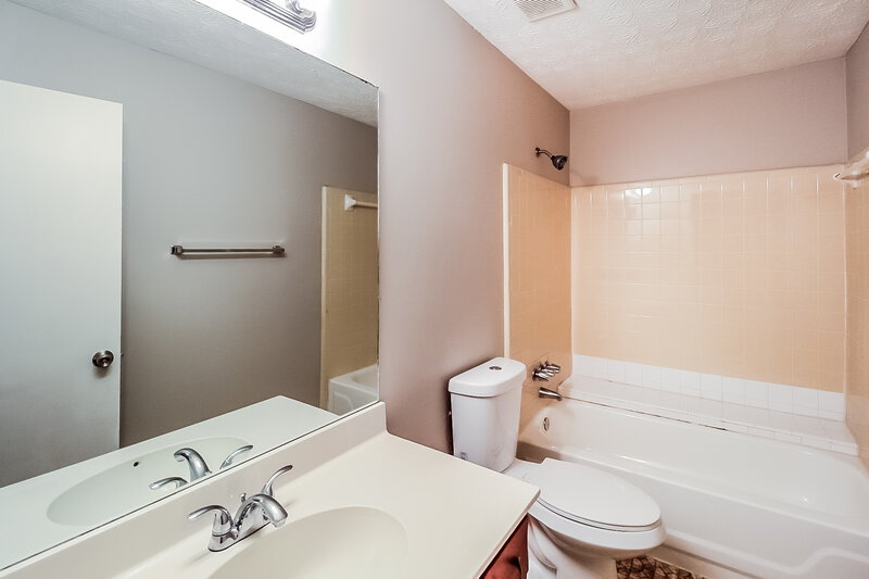 2,590/Mo, 2468 Mistletoe Lane Snellville, GA 30039 Bathroom View