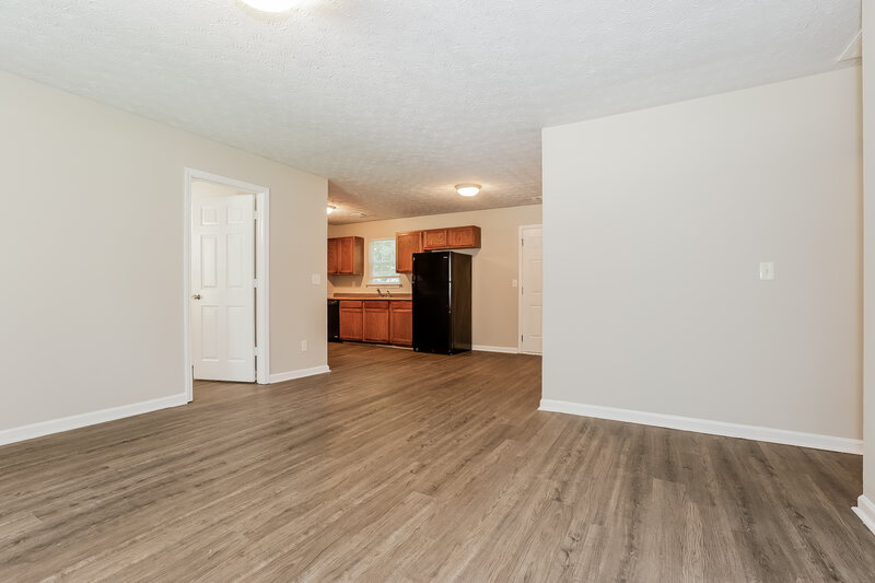 1,650/Mo, 6125 Pineneedle Drive Covington, GA 30014 Living Room View 2