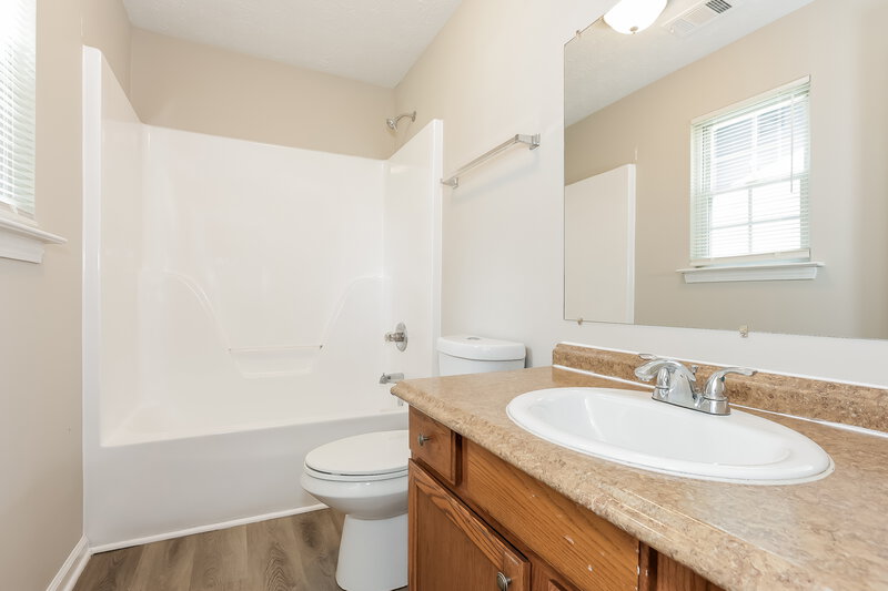 1,650/Mo, 6125 Pineneedle Drive Covington, GA 30014 Main Bathroom View