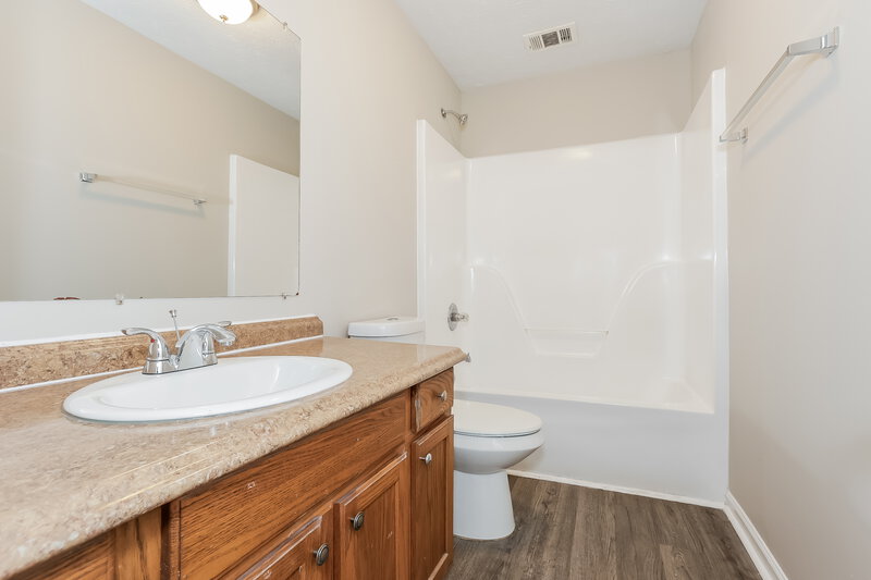 1,650/Mo, 6125 Pineneedle Drive Covington, GA 30014 Bathroom View 2