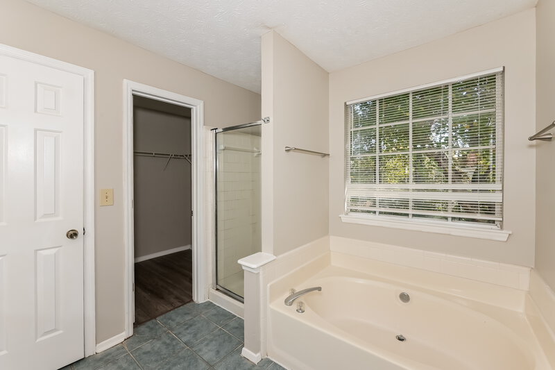1,890/Mo, 700 Ashton Lane Lawrenceville, GA 30044 Main Bathroom View 2