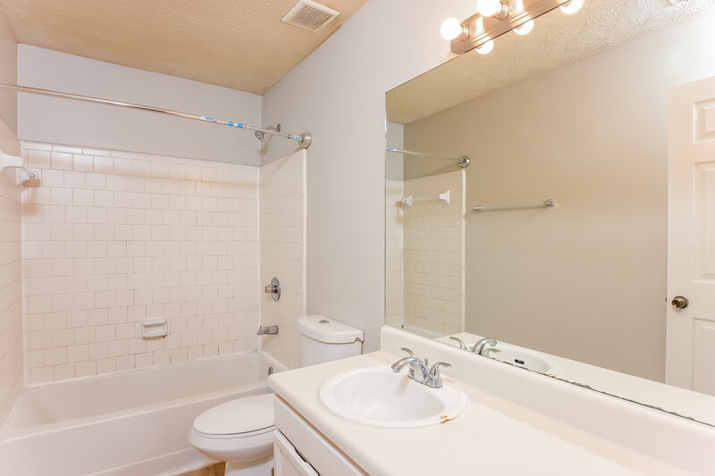 1,890/Mo, 700 Ashton Lane Lawrenceville, GA 30044 Bathroom View