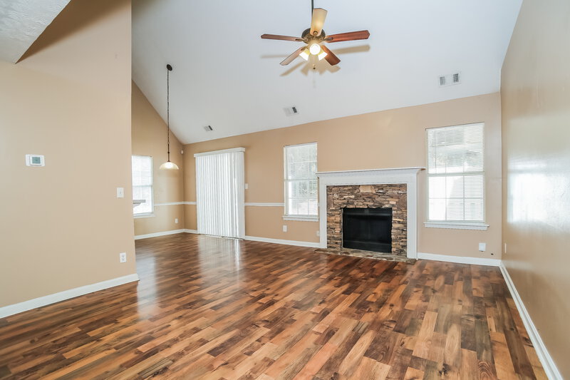 1,980/Mo, 5622 Riverside Drive Sugar Hill, GA 30518 Living Room View