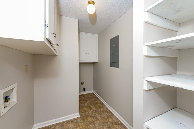 1,850/Mo, 2810 Broxton Mill Court Snellville, GA 30039 Laundry Room View