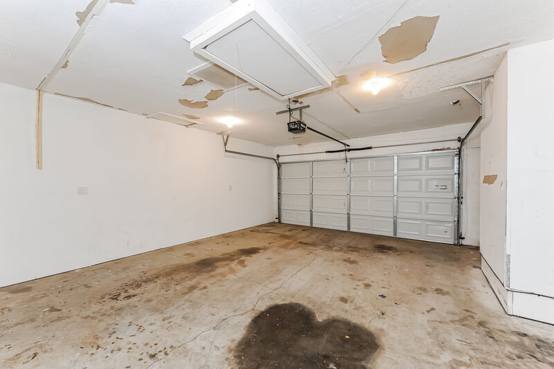 1,850/Mo, 2810 Broxton Mill Court Snellville, GA 30039 Garage View