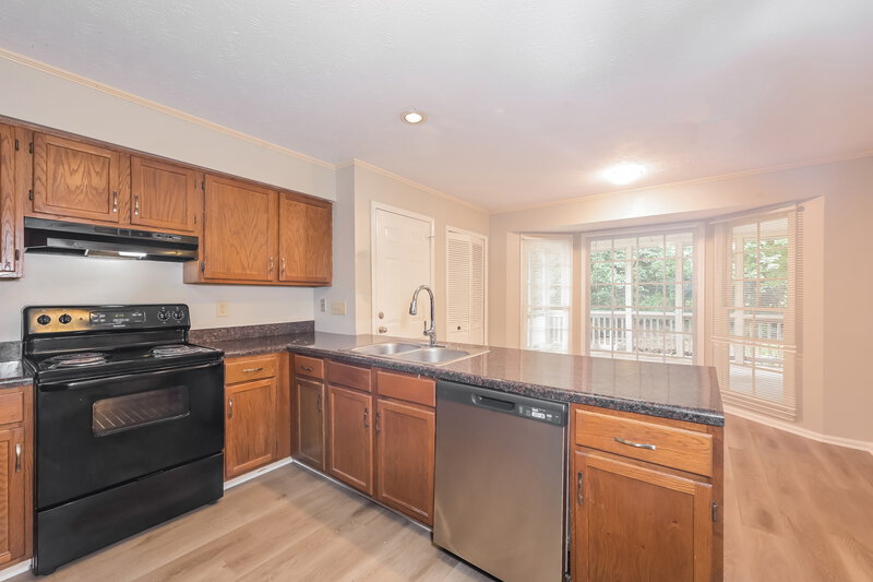 3,370/Mo, 2481 Meadowglen Trail Snellville, GA 30078 Kitchen View 2
