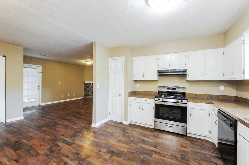 1,600/Mo, 3835 Scarsborough Drive Lawrenceville, GA 30044 Kitchen View 2