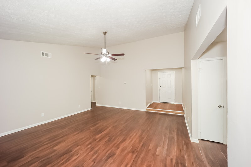 2,190/Mo, 67 Burnham Circle Jonesboro, GA 30238 Living Room View