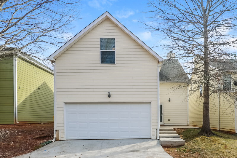 0/Mo, 158 Stillwood Drive Newnan, GA 30265 Rear View