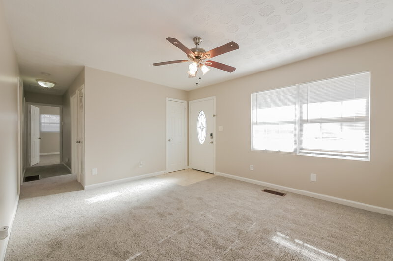 1,500/Mo, 8872 Channing Drive Jonesboro, GA 30238 Living Room View