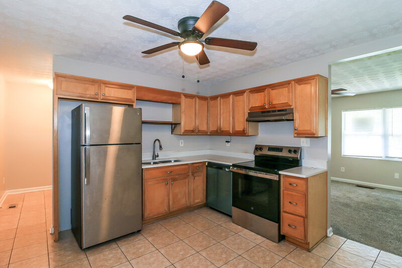 1,570/Mo, 8872 Channing Drive Jonesboro, GA 30238 Kitchen View