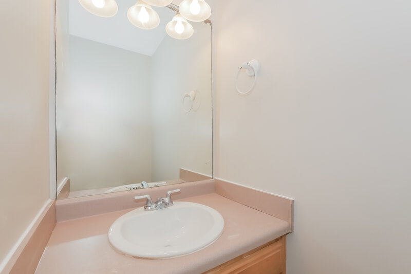 1,500/Mo, 8872 Channing Drive Jonesboro, GA 30238 Main Bathroom View
