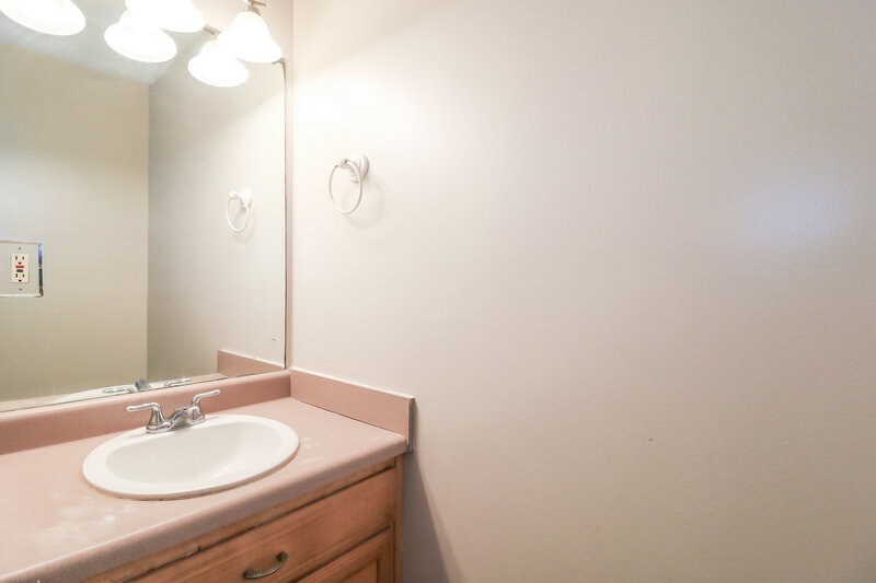 1,570/Mo, 8872 Channing Drive Jonesboro, GA 30238 Main Bathroom View 2