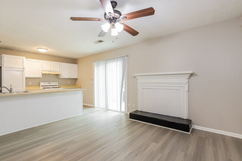 2,625/Mo, 213 Quail Run Roswell, GA 30076 Living Room View 2
