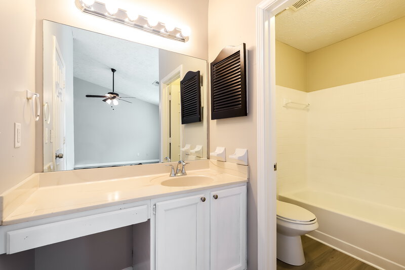 2,625/Mo, 213 Quail Run Roswell, GA 30076 Main Bathroom View