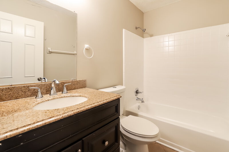 2,625/Mo, 213 Quail Run Roswell, GA 30076 Bathroom View 2