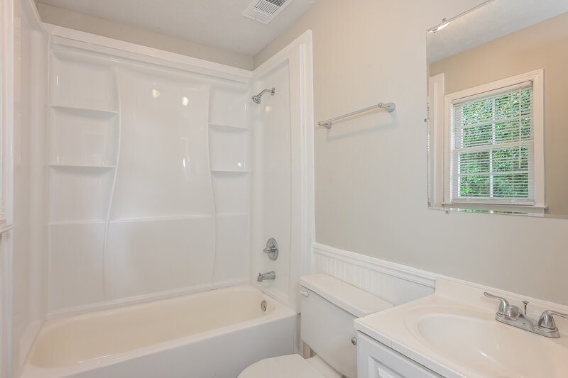 1,510/Mo, 902 Ray Drive Conyers, GA 30012 Main Bathroom View