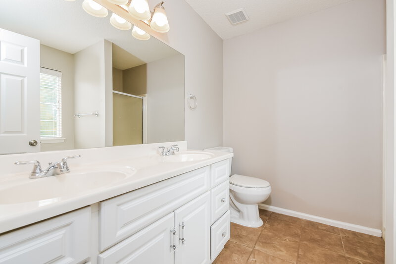 3,330/Mo, 4015 Carmel Court Kennesaw, GA 30144 Main Bathroom View