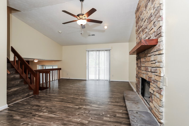 1,855/Mo, 496 Jaywood Drive Stone Mountain, GA 30083 Living Room View