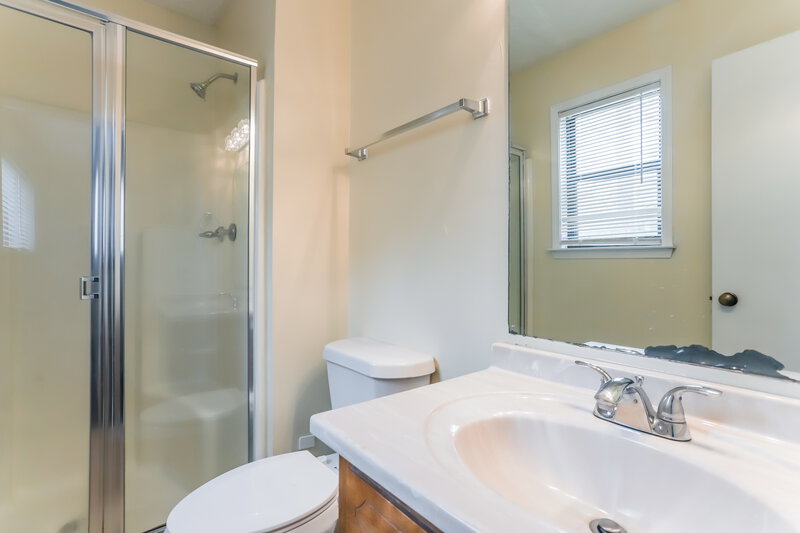 1,855/Mo, 496 Jaywood Drive Stone Mountain, GA 30083 Main Bathroom View