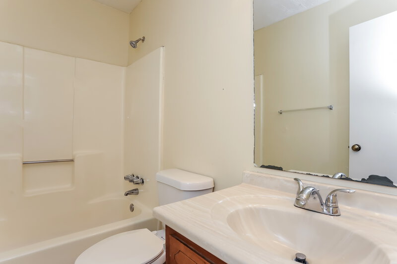 1,855/Mo, 496 Jaywood Drive Stone Mountain, GA 30083 Bathroom View