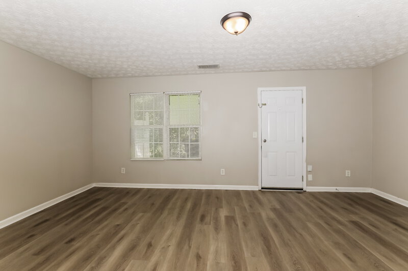 1,570/Mo, 1902 Grove Way Hampton, GA 30228 Living Room View