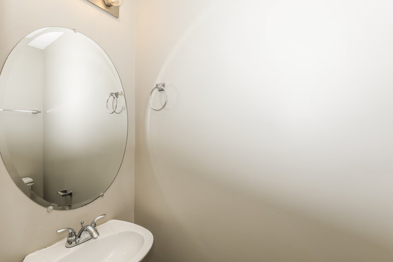 1,570/Mo, 1902 Grove Way Hampton, GA 30228 Bathroom View 2