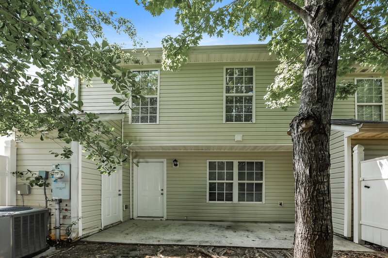 1,570/Mo, 1902 Grove Way Hampton, GA 30228 Rear View