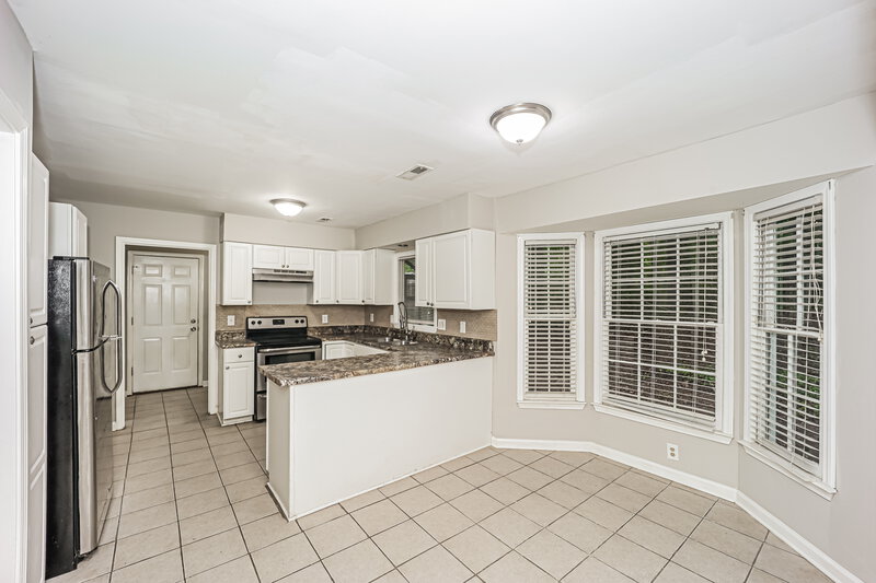2,285/Mo, 150 Oak Street Fayetteville, GA 30215 Kitchen View 2