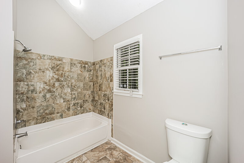 2,285/Mo, 150 Oak Street Fayetteville, GA 30215 Main Bathroom View