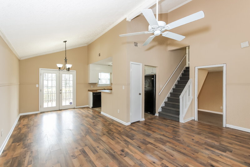 0/Mo, 3451 DEER Trace Lithonia, GA 30038 Living Room View